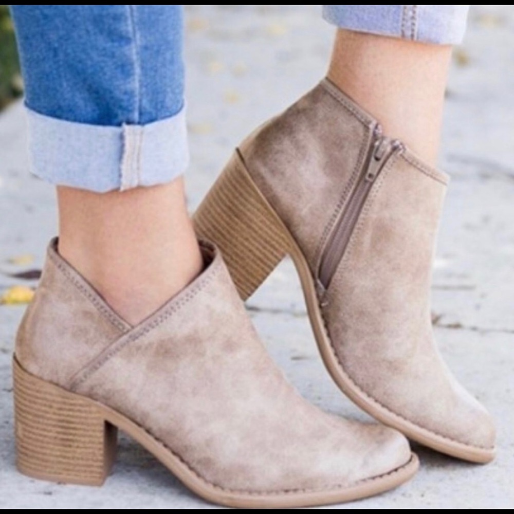 🍁 Tan Booties 🍁